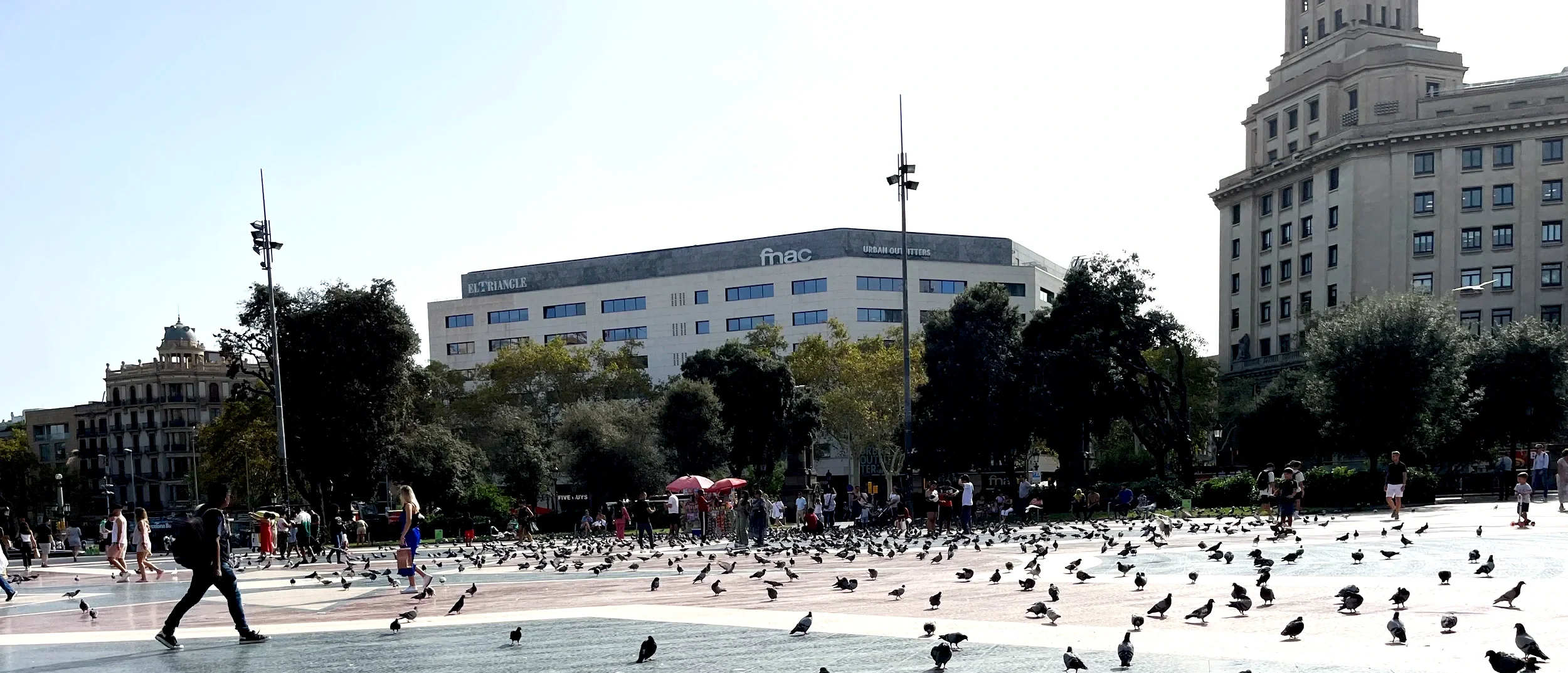 Placa Catalunya Barcelona - Best Amex Platinum Alternatives 2026